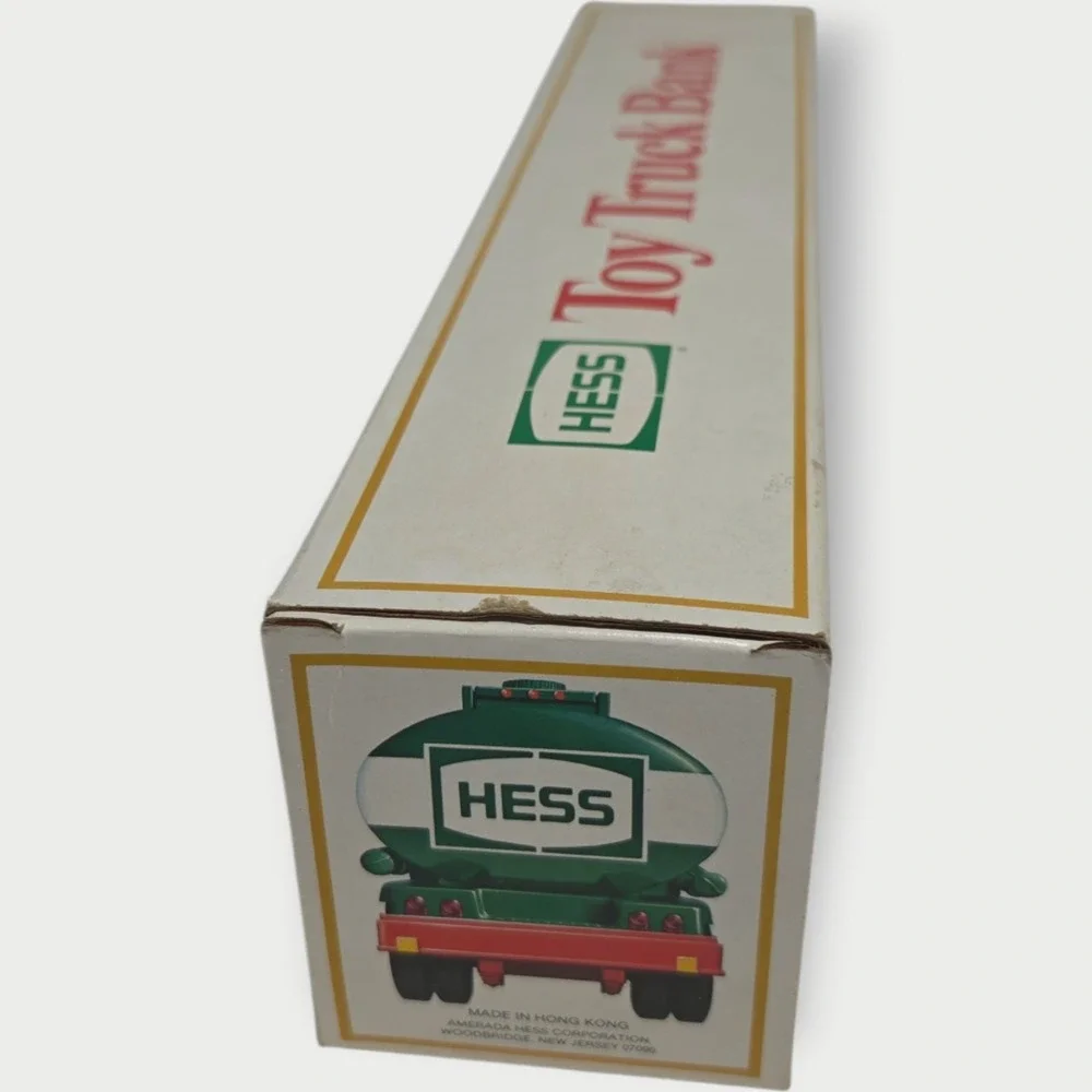 HESS 1984 TOY TRUCK BANK GASOLINE TANKER W/BOX GREEN FUEL OILS AMERADA HONG KONG